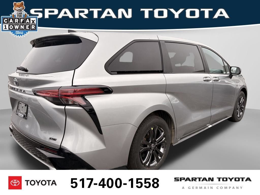 Used 2025 Toyota Sienna XSE AWD/4WD image 7