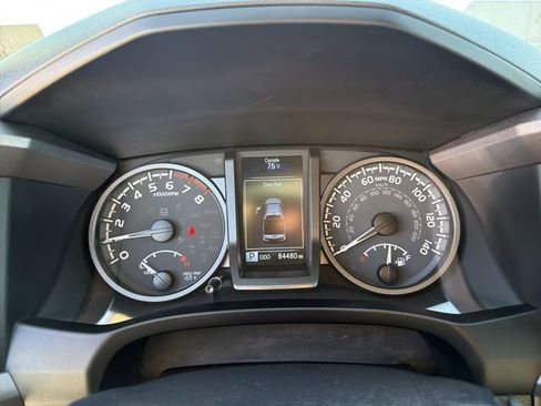 Used 2020 Toyota Tacoma TRD Off-Road AWD/4WD image 18