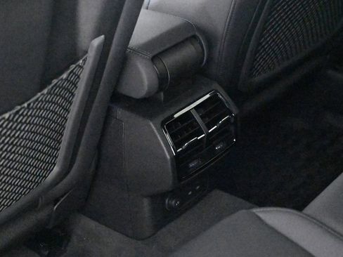 Used 2025 Audi Q3 2.0T Premium w/ Convenience Package image 18