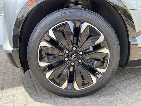 Used 2024 Chevrolet Blazer EV RS AWD/4WD image 10