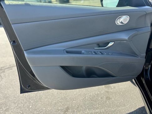 Used 2024 Hyundai Elantra SEL image 8