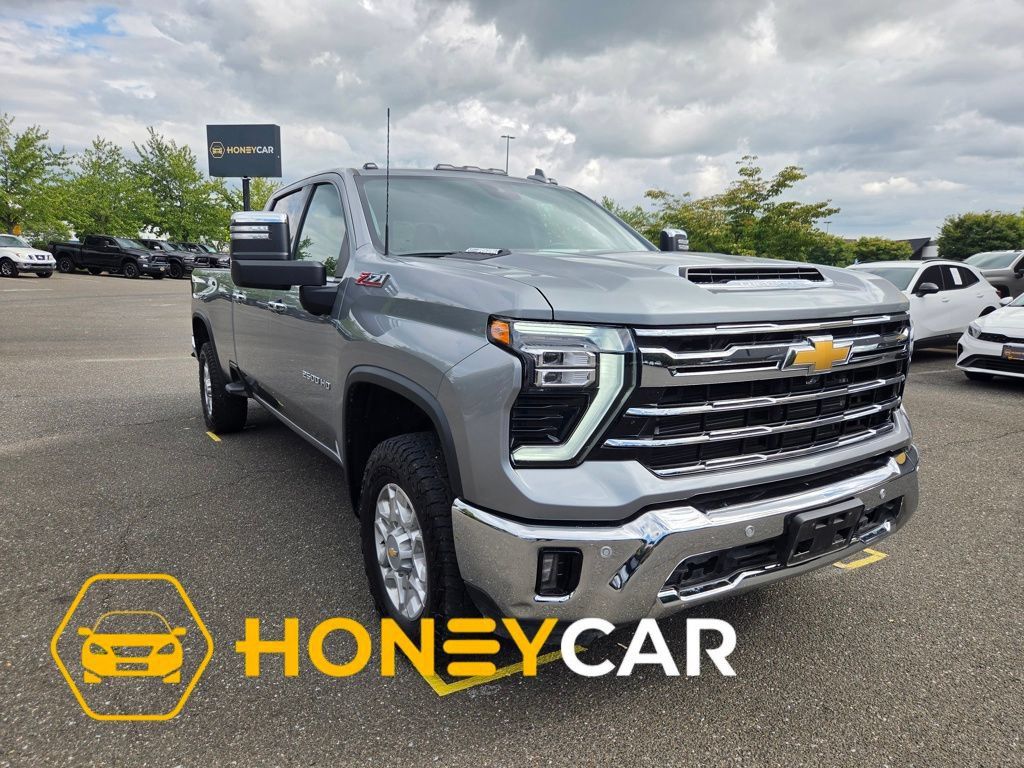 Used 2025 Chevrolet Silverado 2500 LTZ w/ LTZ Premium Package AWD/4WD image 1