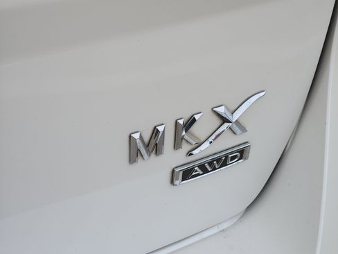 Used 2013 Lincoln MKX AWD image 40