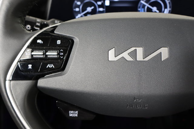 Certified 2023 Kia Niro Wave FWD image 8