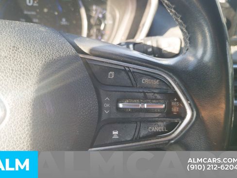 Used 2019 Hyundai Santa Fe SEL image 11