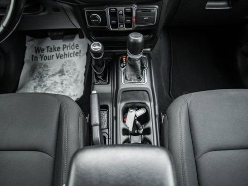 Used 2022 Jeep Wrangler Unlimited Sport image 37