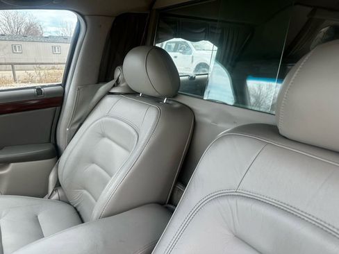 Used 2003 Cadillac De Ville Hearse image 28
