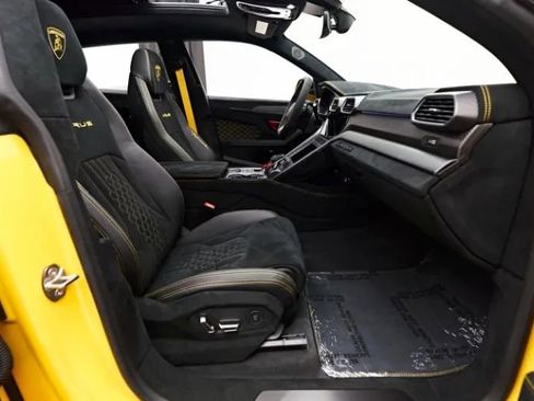 Used 2023 Lamborghini Urus Performante image 7