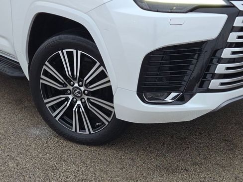 Used 2023 Lexus LX 600 4WD w/ Accessory Package (Z1) image 3