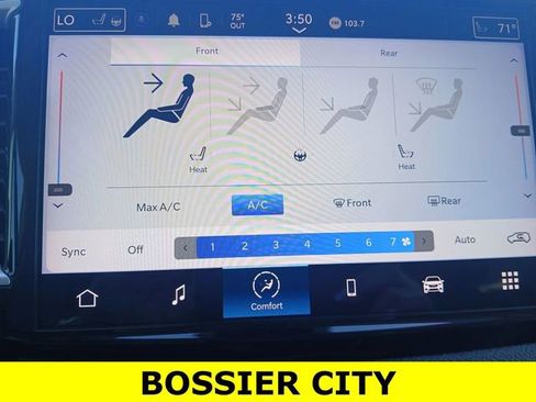 Used 2023 Chrysler Pacifica Touring-L image 34