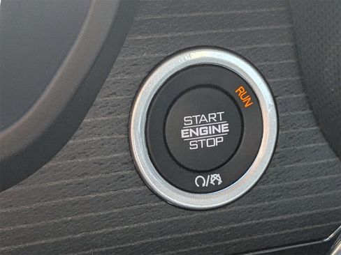 Used 2024 RAM 1500 Limited w/ Body Color Bumper Group image 32