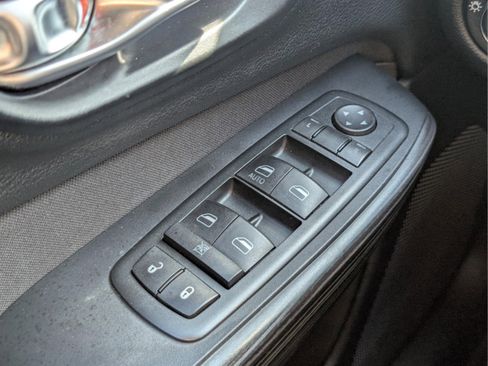 Used 2014 Jeep Cherokee Latitude image 21