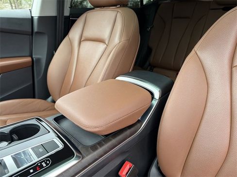 Used 2022 Audi Q8 Premium Plus image 21