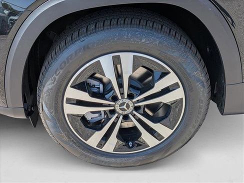 New 2025 Mercedes-Benz GLB 250 image 9