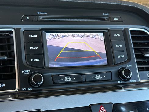 Used 2015 Hyundai Sonata SE w/ Option Group 09 FWD image 18