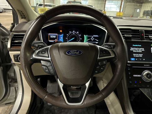 Used 2017 Ford Fusion Platinum image 17