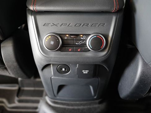Used 2026 Ford Explorer ST-Line w/ ST-Line Street Pack RWD image 34