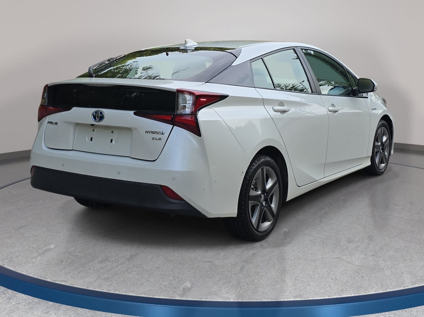 Used 2019 Toyota Prius XLE FWD image 5
