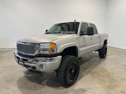 Used 2007 GMC Sierra 2500 SLT w/ Heavy-Duty Power Package AWD/4WD image 1
