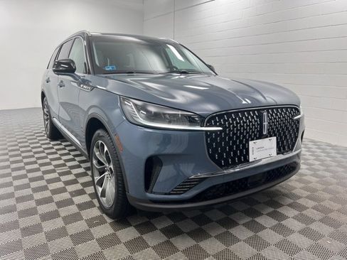 Certified 2025 Lincoln Aviator Reserve w/ Illumination Package image 1