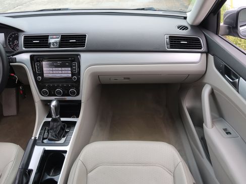 Used 2012 Volkswagen Passat 2.5 SE image 15