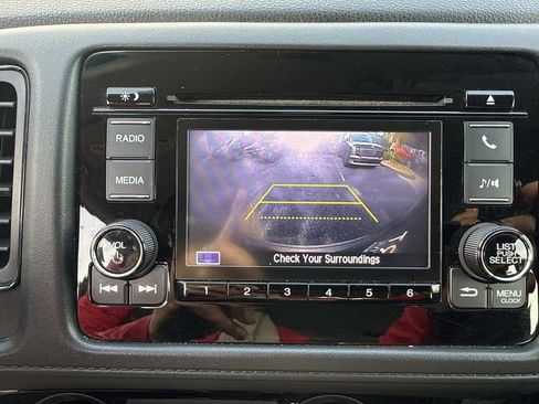 Used 2020 Honda HR-V LX image 28
