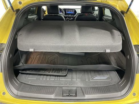 Used 2024 Chevrolet Trax RS w/ Sunroof Package image 25