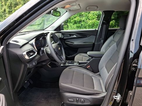 Used 2023 Chevrolet TrailBlazer LT w/ Convenience Package FWD image 19