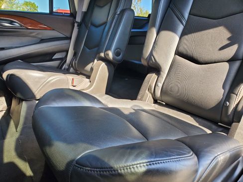 Used 2016 Cadillac Escalade Premium image 22