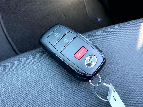 Used 2025 Toyota Tacoma SR image 12