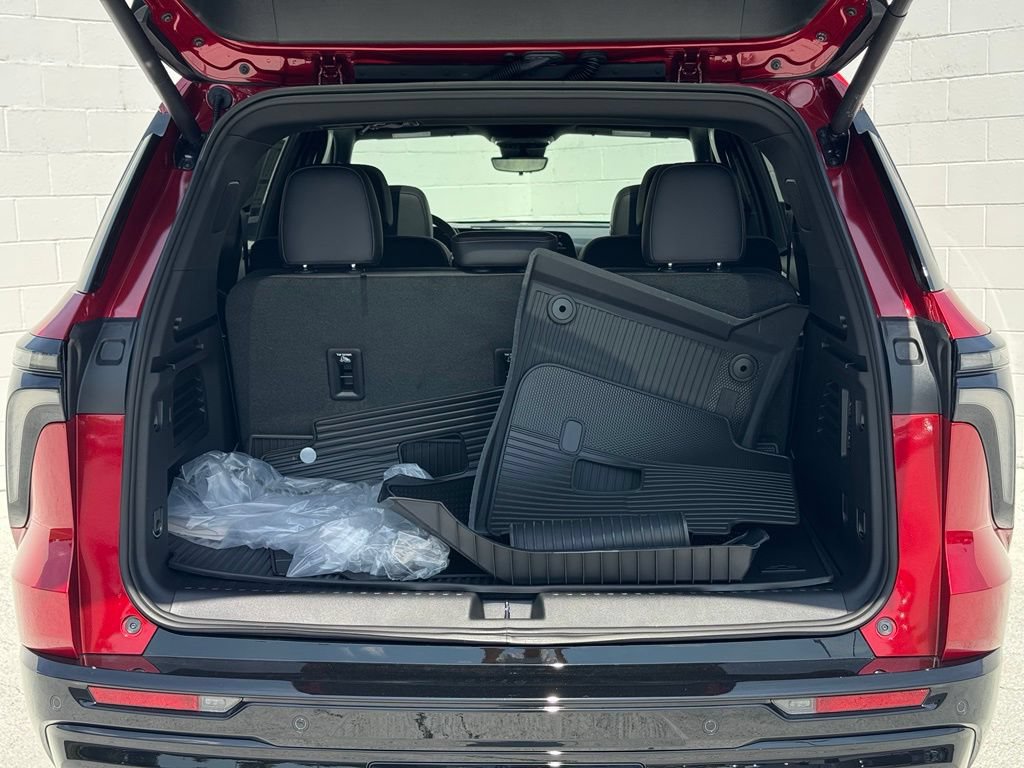 New 2026 Chevrolet Traverse High Country w/ LPO, Floor Liner Package FWD image 16