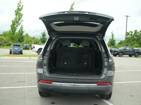 Used 2021 Jeep Grand Cherokee L Limited AWD/4WD image 17