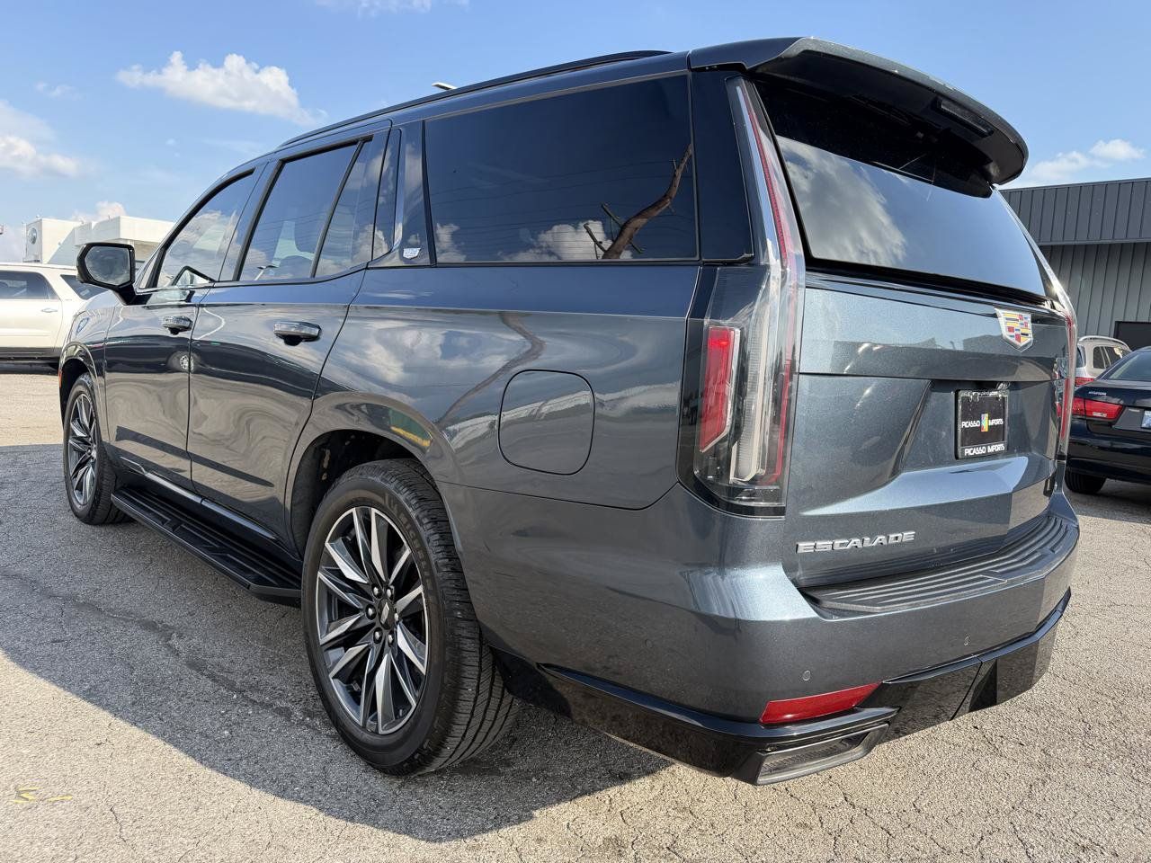 Used 2021 Cadillac Escalade Sport w/ Driver Assist Tech Package AWD/4WD image 5