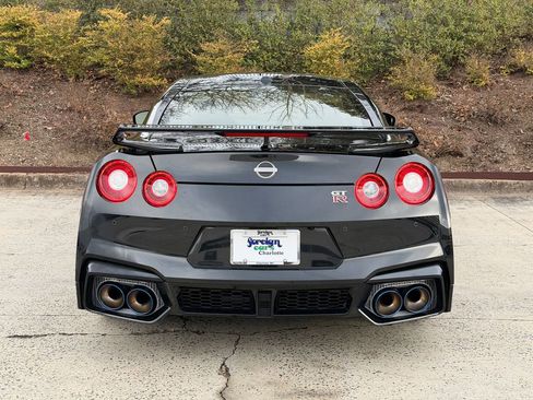 Used 2024 Nissan GT-R Premium w/ Floor Mat Package image 4