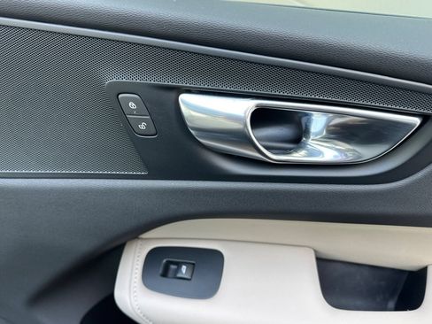 Certified 2026 Volvo XC60 B5 Plus AWD/4WD image 19