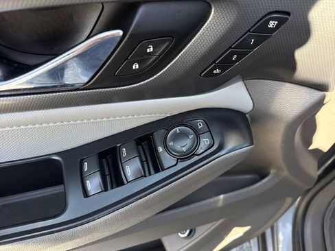 Used 2021 Chevrolet Traverse Premier image 39