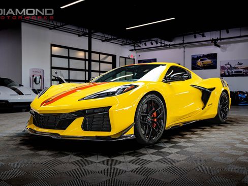 Used 2025 Chevrolet Corvette Z06 w/ Battery Protection Package RWD image 8