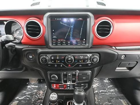 Used 2022 Jeep Wrangler Unlimited Rubicon w/ Cold Weather Group AWD/4WD image 30