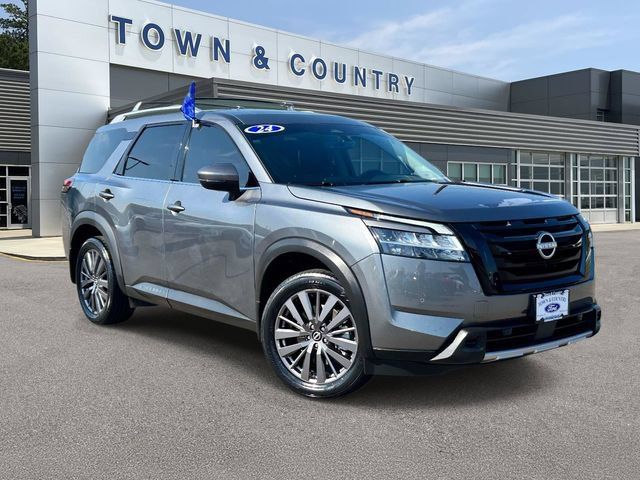 Used 2024 Nissan Pathfinder SL w/ SL Premium Package FWD image 1