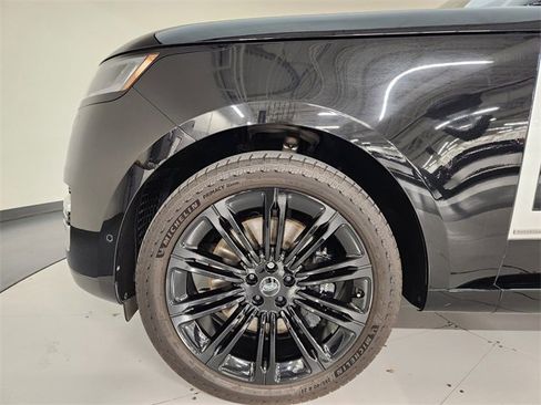 Used 2023 Land Rover Range Rover Autobiography image 10