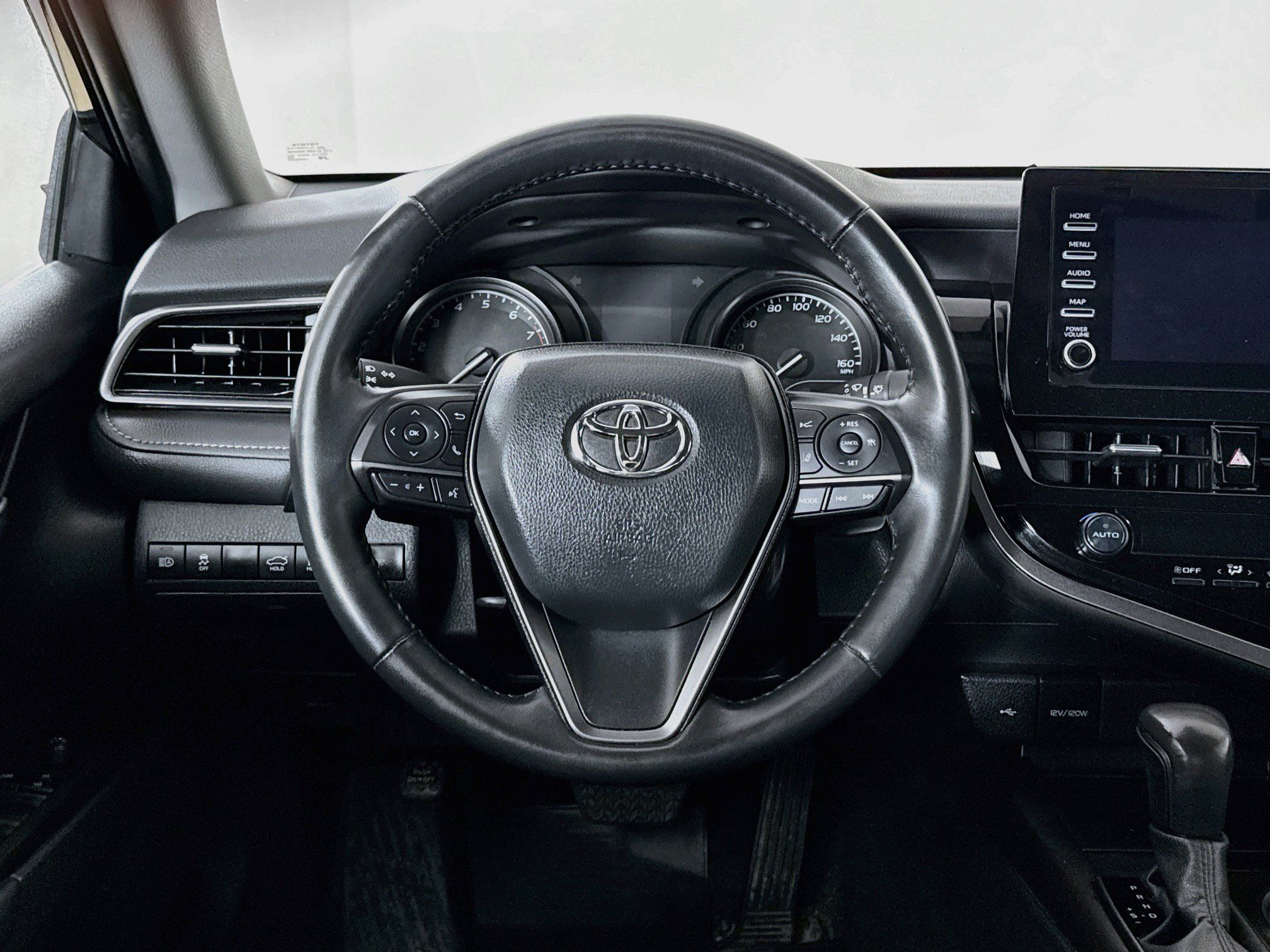 Used 2024 Toyota Camry SE FWD image 4