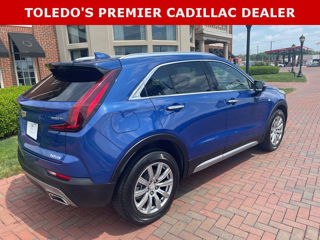 Used 2023 Cadillac XT4 Premium Luxury w/ Cold Weather Package AWD/4WD image 8