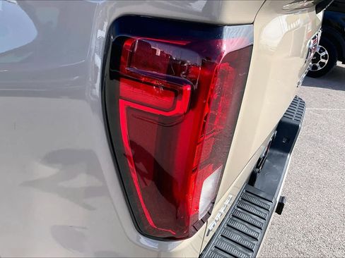Used 2022 GMC Sierra 1500 Elevation image 28
