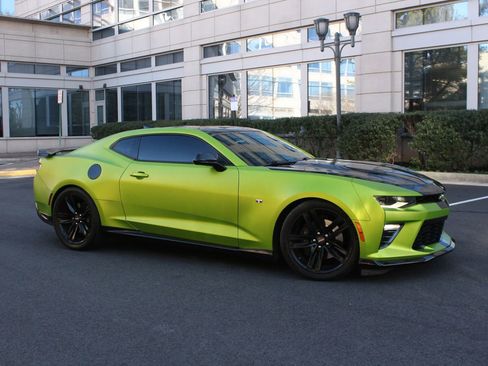 Used 2016 Chevrolet Camaro SS image 2
