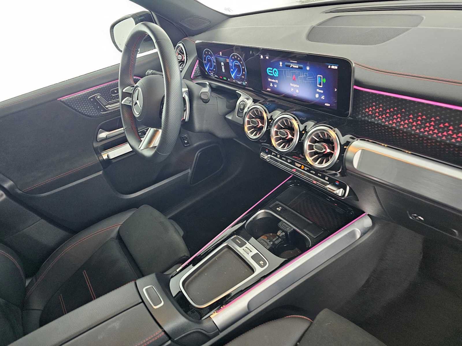 Used 2024 Mercedes-Benz EQB 300 4MATIC image 11