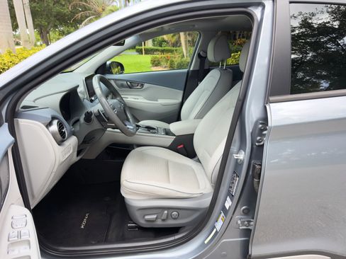 Used 2021 Hyundai Kona Ultimate w/ Cargo Package FWD image 2