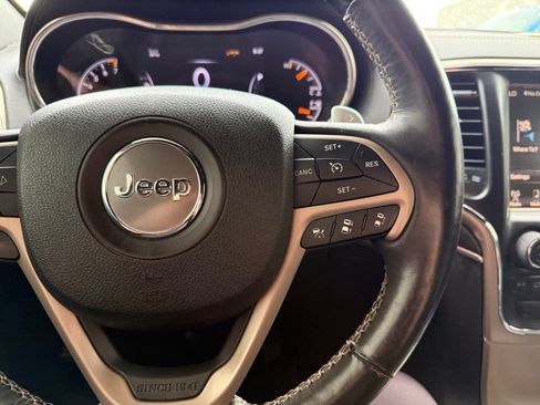 Used 2014 Jeep Grand Cherokee Overland w/ Advanced Technology Group AWD/4WD image 10