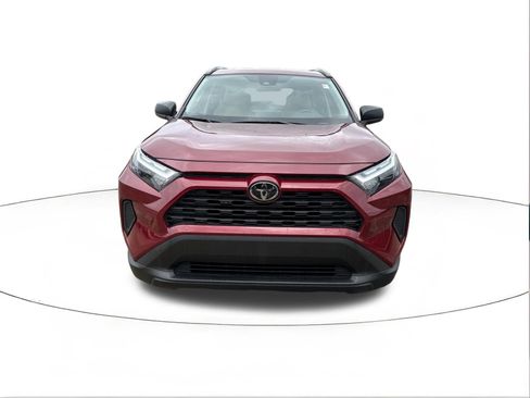Used 2025 Toyota RAV4 LE AWD/4WD image 8