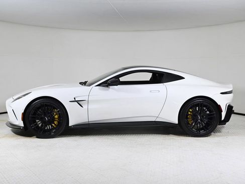 Used 2025 Aston Martin V8 Vantage Coupe image 15