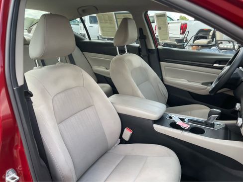 Used 2025 Nissan Altima 2.5 SV FWD image 26